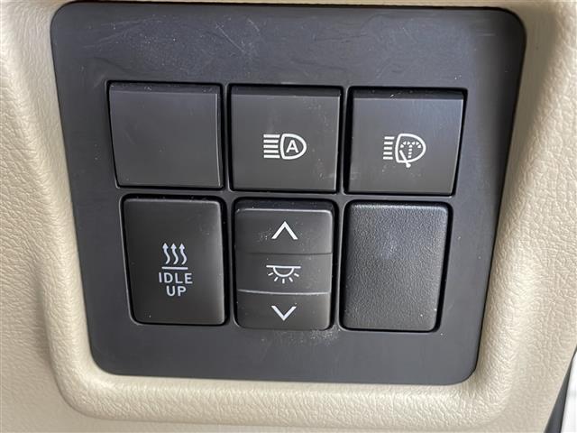 こちら運転席周りのスイッチの写真になります。各部しっかり動作の確認をしておりますので、ご安心だくさい。