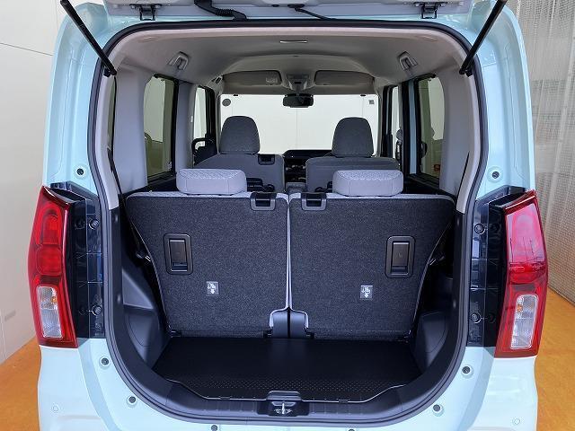 簡単な荷物が載せられるトランクルーム