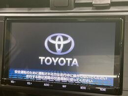 【純正9インチナビ】人気の純正ナビを装備しております。ナビの使いやすさはもちろん、オーディオ機能も充実！キャンプや旅行はもちろん、通勤や買い物など普段のドライブも楽しくなるはず♪
