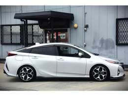 パークアシスト　レーンアシスト　自動駐車システム　バックカメラ　スマートキー　プッシュスタート　オートエアコン