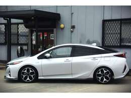 ステアリングスイッチ　革巻きステアリング　ステアリングヒーター　シートヒーター　ビルトインETC　純正フロアマット