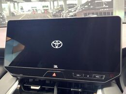 【12.3インチワイドナビ】高級感とインパクトのある大型ワイドナビを装備。各種オーディオ操作はもちろん、横長ワイド画面でのマップ2分割表示など、利便性も高いナビです♪