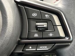 【全車速追従機能付クルーズコントロール】高速道路での長距離走行が楽に！！自動で速度を保つクルーズコントロールが、衝突軽減システムと連携し、前方の車両を感知して車間を保つように速度調節してくれます！！