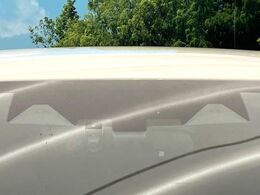 【アイサイト】合計3つの広角・広角カメラ、レーダーを組み合わせ、衝突の危険があるときのブレーキ制御はもちろん、万が一の際にはハンドル制御もサポートします！