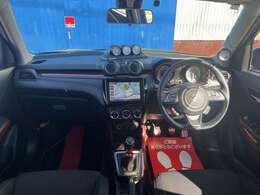 H30年式　スズキ　スイフトスポーツが入庫しました！！綺麗なスピーディーブルーメタリックの外装色です。各種オリジナルカスタムもされており非常にかっこいい1台に仕上がっております。この機会をお見逃し無く