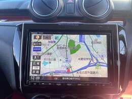 純正の8型ナビゲーションが装備されております。大画面で非常に見やすく操作性のいいナビゲーションです。フルセグテレビやDVD再生、Bluetoothなどにも対応しているハイスペックナビゲーションです。