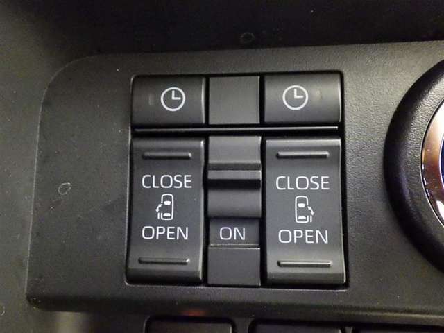 両側電動スライドドアで狭い所でも乗り降り楽々です！