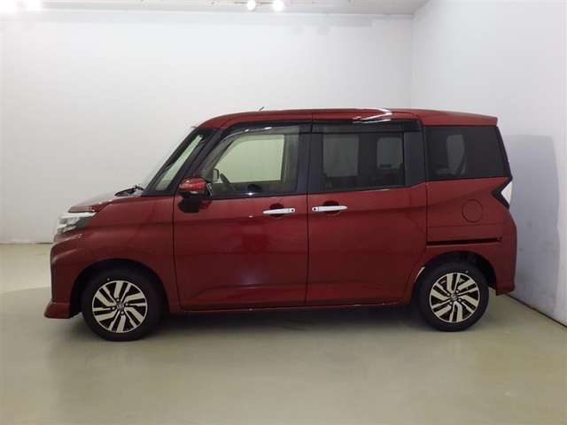 女性に人気のコンパクト自動車！初心者でも運転しやすく小回りもききます！