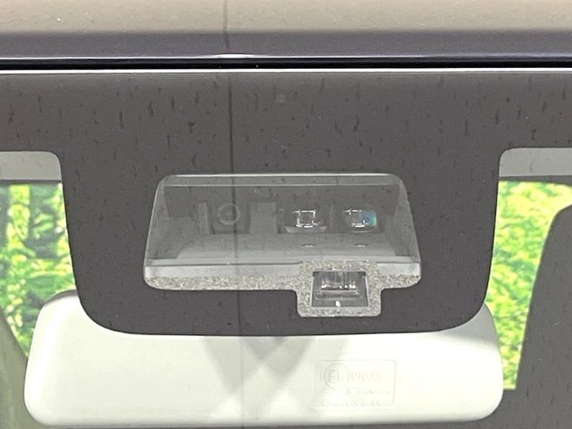 【スズキ　セーフティサポート】走行中に前方の車両等を認識し、衝突しそうな時は警報とブレーキで衝突回避と被害軽減をアシスト。より安全にドライブをお楽しみいただけます。