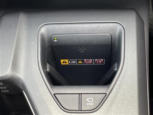 納車前に内外装のクリーニングをいたします。各種コーティング（別途有料）もご用意しておりますので、是非ご相談ください。