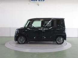 キャブフォワードデザインで、大きな室内空間を確保しています。