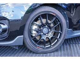 新品にてオリジナルウィング、RSRダウンサス、エンケイGTC02ホイールタイヤのライトチューン車両です！！3万キロ台で状態も良好です★