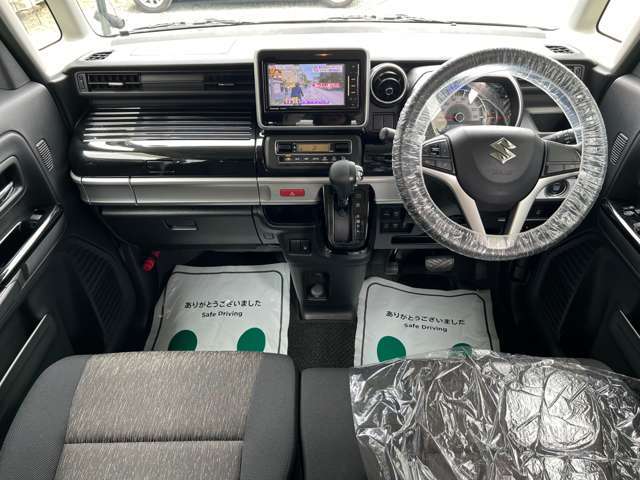 当社の自動車販売サービスは、全車種・全メーカー対応していますので、車屋さんを何件もまわるお手間をかけさせません。たくさんの選択肢の中で比較しながら、お客様のご要望、条件にあう一台を一緒に探します。