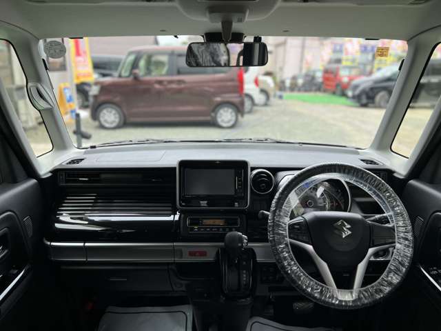 当社の自動車販売サービスは、全車種・全メーカー対応していますので、車屋さんを何件もまわるお手間をかけさせません。たくさんの選択肢の中で比較しながら、お客様のご要望、条件にあう一台を一緒に探します。