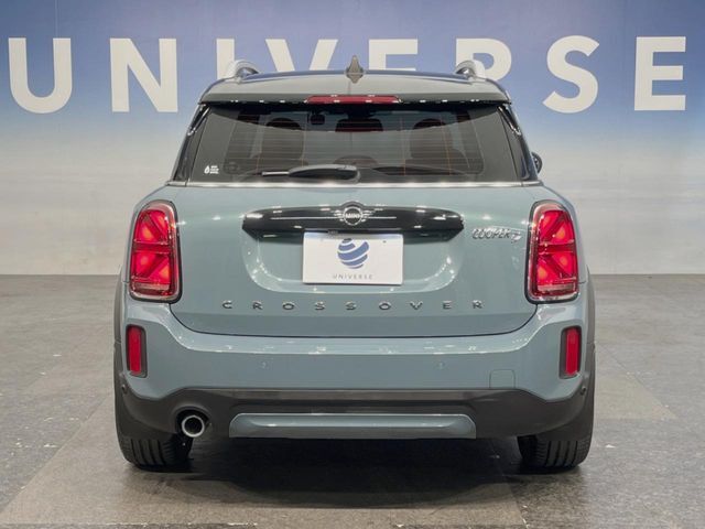 ●当店では第三者機関による車両品質鑑定を導入し、修復歴車を排除。鑑定書が発行されますので、ぱっと見ただけでは分からない箇所まで納得した上でご検討いただけます。※一部未実施の場合がございます。