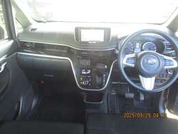 内装はとてもキレイで程度がとてもいいです。シートの擦れやシミなどもありません。マットのすみずみまできれいにしています。もちろん気になる臭いもありません。