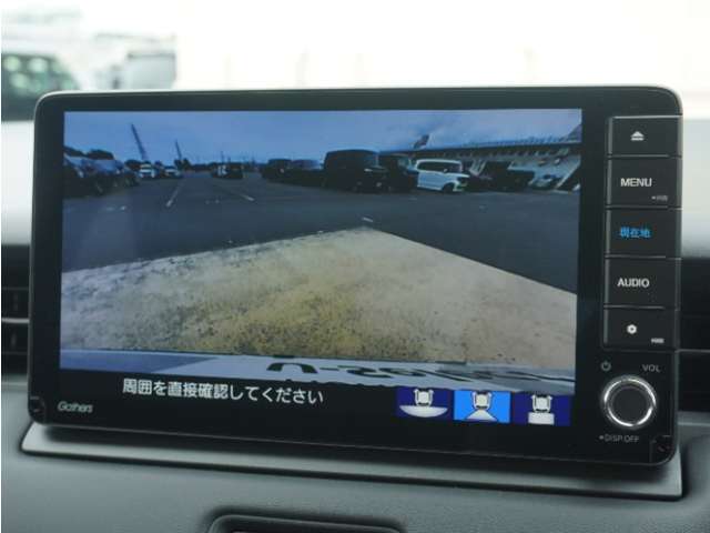 ◆バックカメラ◆リバースにするだけで映ります、後方の安全確認や、狭い駐車場での車庫入れ、雨の日や夜間など視界の悪い時に便利です！安全にバックする為には欠かせない装備です。