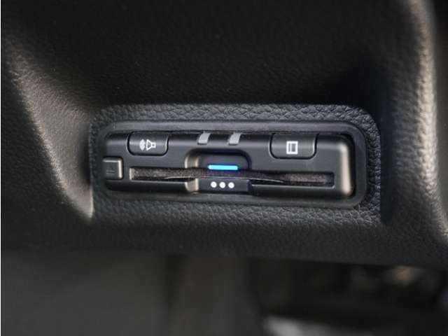今や必需品の◆ETC車載器　装備車◆　有料道路を利用する際にスムースに通過でき、わずらわしい料金支払いから開放されます！