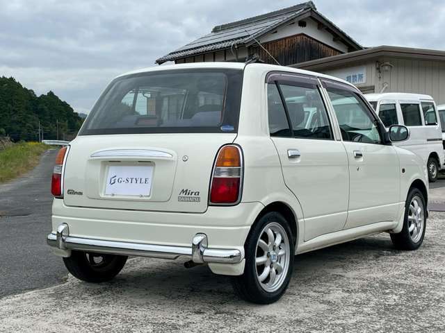 ご納車前は点検整備を行わせていただいております！エンジンオイルはもちろん向こう1年以内に交換が必要になる消耗品は交換させていただきご納車させていただきます♪