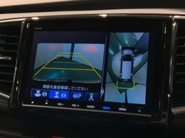 全方位モニターがついています！　車の周囲を360°安全確認できるので、普段の駐車はもちろんの事、縦列駐車や幅寄せの際にも活躍してくれますよ。