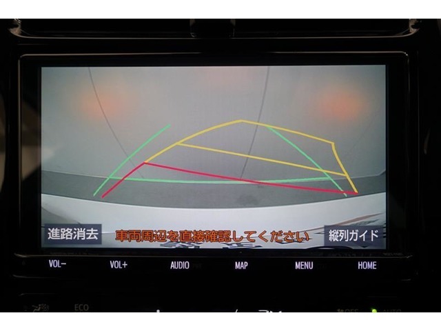 ★更にバックガイドモニターも付いております、ステアリングと連動してガイドラインでも教えてくれますので車庫入れも安心です！「狭い場所や見づらい場所での車庫入れが苦手！」って方に嬉しい装備です♪