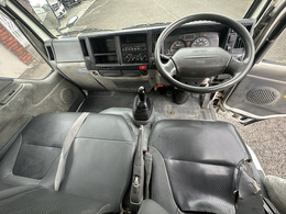 全道納車はもちろんのこと、全国納車も喜んで承っております☆当店にしかない良質なお車をご覧の皆様にお届けしたいから、陸送費も格安で行います！お気軽にお問い合わせください！