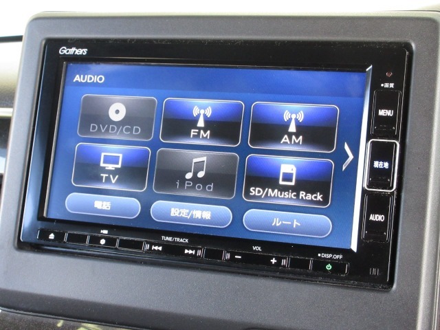ナビゲーションはギャザズメモリーナビ（VXM-204VFi）を装着しております。AM、FM、CD、DVD再生、Bluetooth、音楽録音再生、フルセグTVがご使用いただけます。