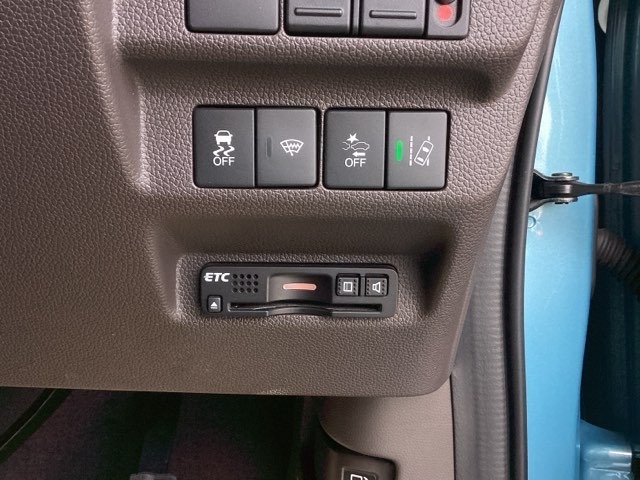 ETC付いてます。ETCが使用可能な道路通行料はキャッシュレスでスマートに走行できます。再セットアップして納車致します。