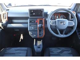 前席全体　目線も高く広い視界で安心して運転することができますね！