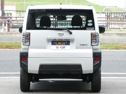 ワイパー付きで雨の日の視界も良好です♪