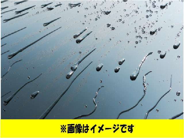 強撥水のガラス系コーティングです。専門スタッフによる下地処理（磨き含む）を行います。普段のメンテナンスは、ワックスがけ不要となります。