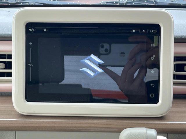 【メーカー純正ナビ】インテリアに溶け込むスタイリッシュな「専用設計」メーカーナビを装備♪視認性や操作性など基本性能にも優れ、より上質なカーライフをお楽しみいただけます。