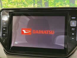 【大画面ナビ】人気の大型8インチナビを装備。存在感のある大画面はインパクト大！ナビ利用時のマップ表示は見やすく、テレビやDVDは臨場感がアップ！いつものドライブがグッと楽しくなります♪