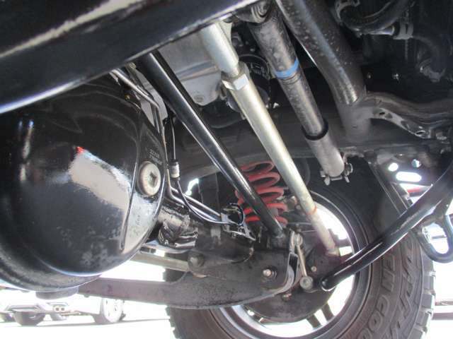 ＜リフトアップ車＞　＜社外グリル＞　7型ナビ＆テレビ　ドライブレコーダー　ビルトインETC　16インチアルミ＆タイヤ　運転席＆助手席シートヒーター　スマートキー　プッシュスタート　スズキセーフティー