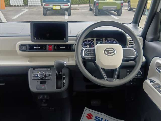 運転もしやすく車内も広々としているのがこの車の人気でもありますね。