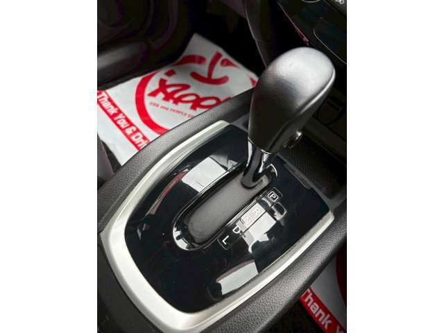 ☆雨が降ってても大丈夫☆今日は休みだ！車を見に行こう！と思っても雨が降ったりしてると困っちゃいますよね。当店は屋内でお車を見る事が出来ます。晴れの日も雨の日も、いつでも見に来てくださいね。