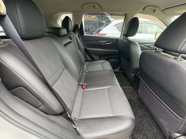 ☆アップルは全国に263店舗☆『札幌篠路店』は『札幌白石店』と『札幌藻岩店』と兄弟店です。全ての展示車をご紹介出来ますので、お気軽にお問い合わせください。スタッフ全員でお待ちしております。