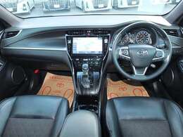 オシャレなインテリアで運転する気分も盛り上がりますよね＾＾
