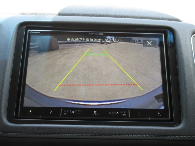 バックカメラの画像です。ガイドラインがスムースな車庫入れをサポートいたします！車庫入れの安心感がアップしますね☆