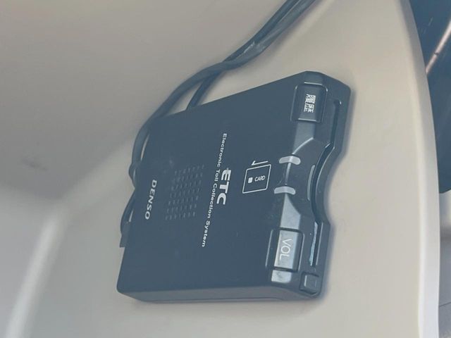 【ETC】高速道路の料金所をストレスなく通過！話題のスポットやサービスエリアに多い「スマートIC」利用時は必須のアイテムです。当店でセットアップを実施、ご納車当日からすぐにご利用いただけます！