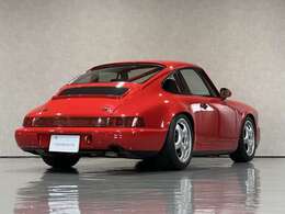 ヴァイザッハ生まれのレーシングカー『964 Cup』。ヴァイザッハと聞くだけでも心惹かれます。