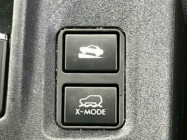 【X-MODE】4輪の駆動力やブレーキなどを適切にコントロールすることで、悪路などでも最適なパフォーマンスを実現します。
