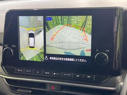【アラウンドビューモニター】専用のカメラにより、上から見下ろしたような視点で360度クルマの周囲を確認することができます☆死角部分も確認しやすく、狭い場所での切り返しや駐車もスムーズに行えます。