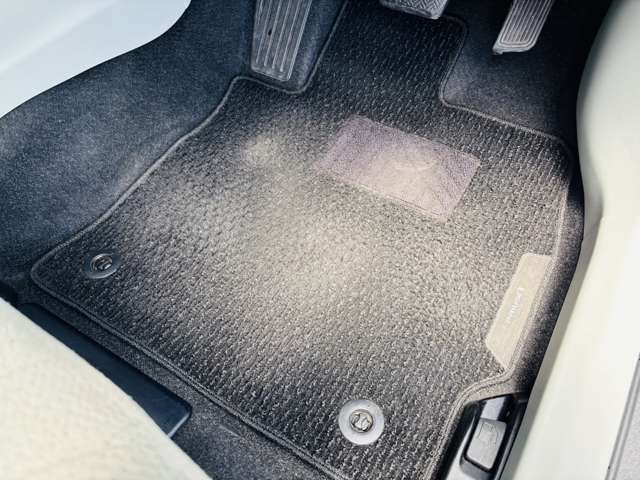 使用感は御座いますが、ご納車前には掃除機清掃を行います！