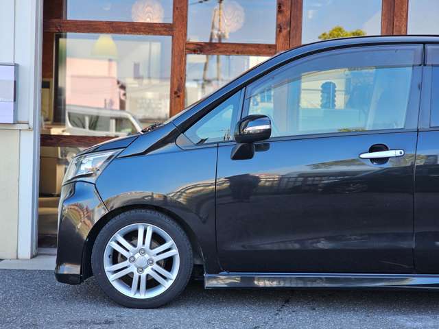 「Fleurir」はフランス語で「花が咲く」という意味があります！当店在庫車両との出会いでカーラーフに花が咲くよう、全力でサポートさせていただきます！