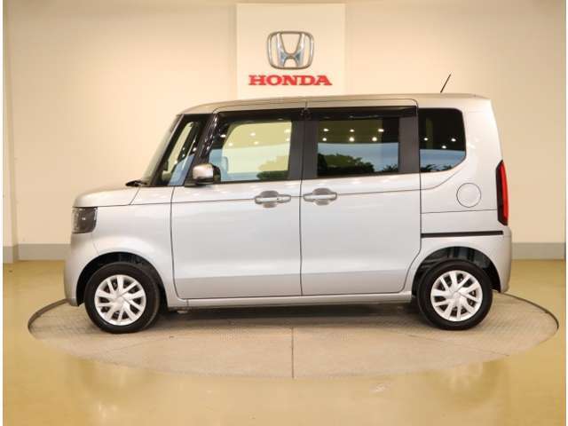 車両状態証明書付き車両です。車両状態を検査員が評価をし、結果を点数で表示しております。1台1台プロの目で事細かにチェックしている車両ですので、ご安心してお買い求めしていだけます。