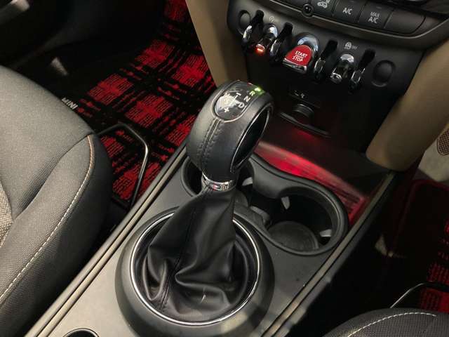 【シフトレバー】『シフトレバー』の画像になります。写真の内容に関してご不明点、ご質問等がございましたらお気軽にガリバー店舗までお問い合わせください。