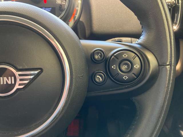 【運転席操作部】『運転席周辺の装備』の画像になります。快適なドライブを楽しむための機能が装備されています！運転席から触れるので使いやすいです！