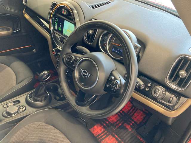 【ハンドル】『ハンドル/ステアリング』の画像になります。写真の内容に関してご不明点、ご質問等がございましたらお気軽にガリバー店舗までお問い合わせください。