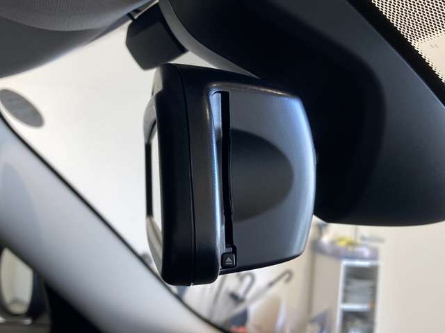 【バックミラー】『バックミラー周辺』の画像になります。写真の内容に関してご不明点、ご質問等がございましたらお気軽にガリバー店舗までお問い合わせください。